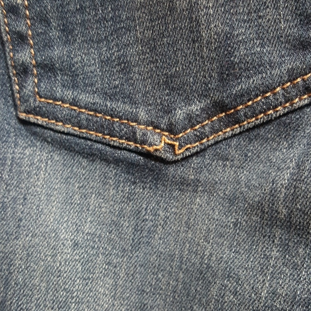 Gap Bootcut Size 0/24R Jeans in a Dark Wash - Picture 7 of 7